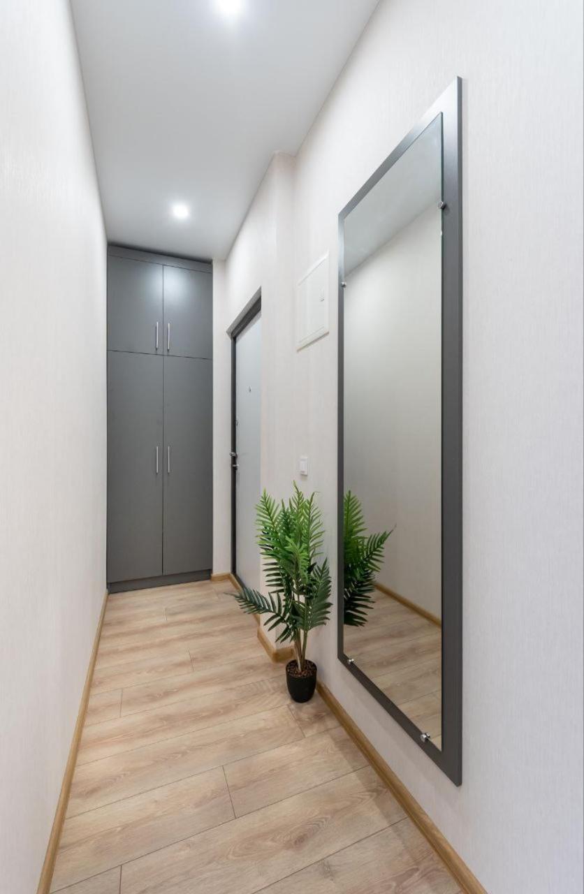 Your Apartment Kharkivska Kiev Esterno foto